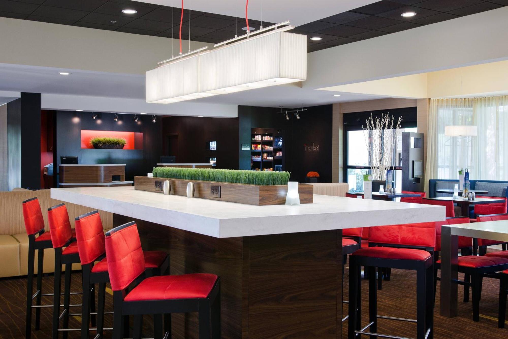Courtyard By Marriott Huntsville University Drive Exteriör bild