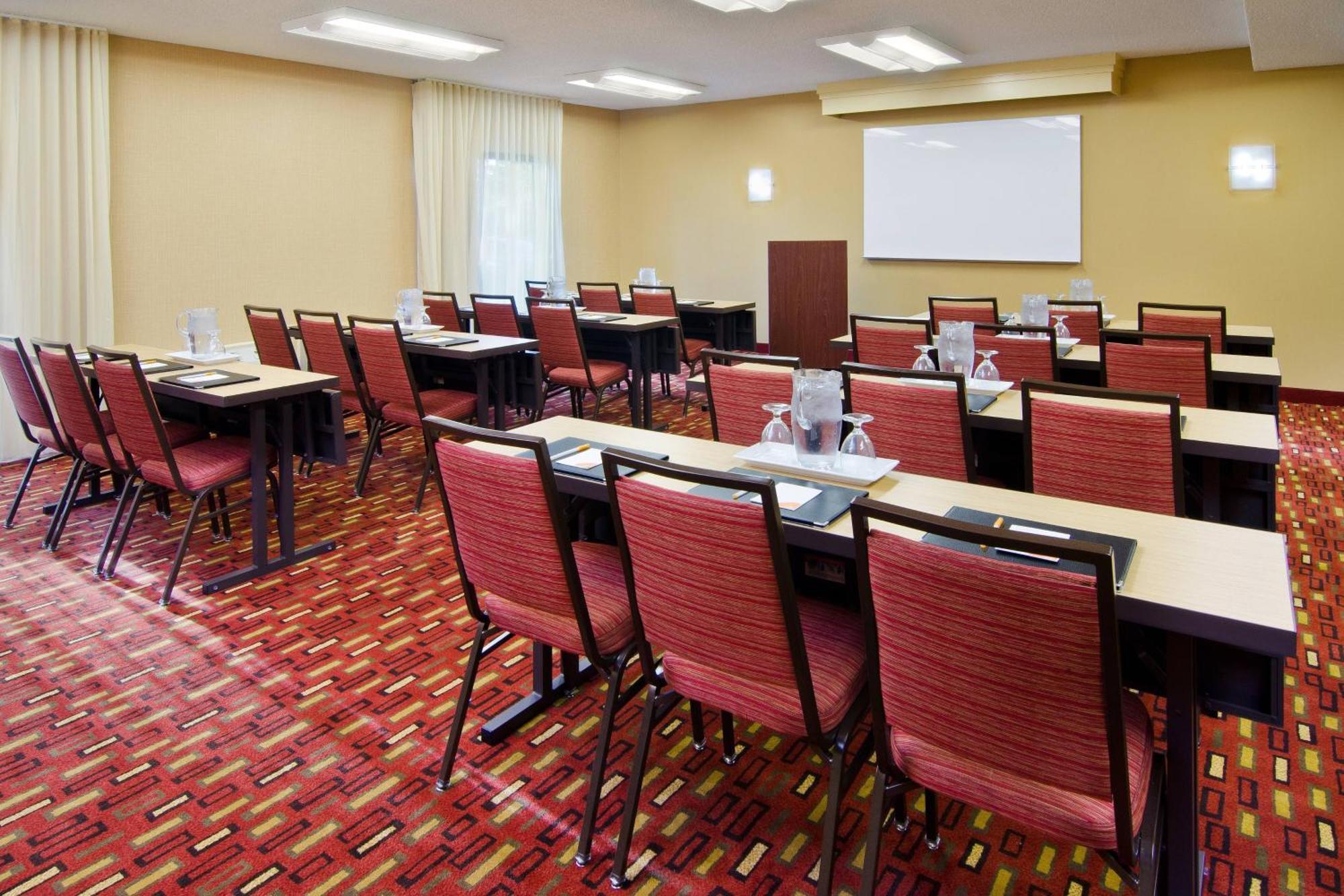 Courtyard By Marriott Huntsville University Drive Exteriör bild
