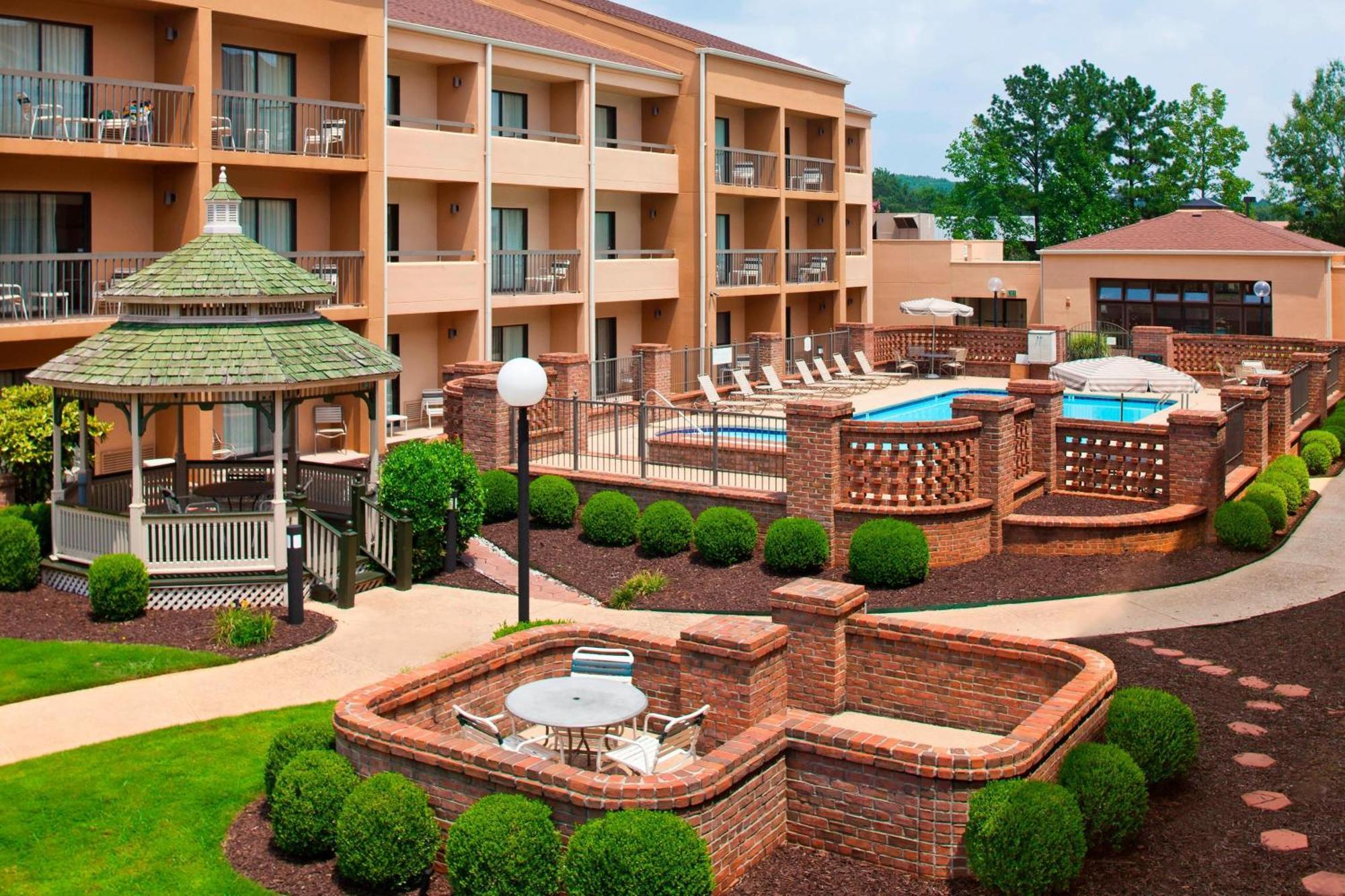 Courtyard By Marriott Huntsville University Drive Exteriör bild