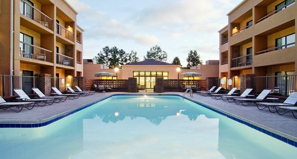 Courtyard By Marriott Huntsville University Drive Exteriör bild
